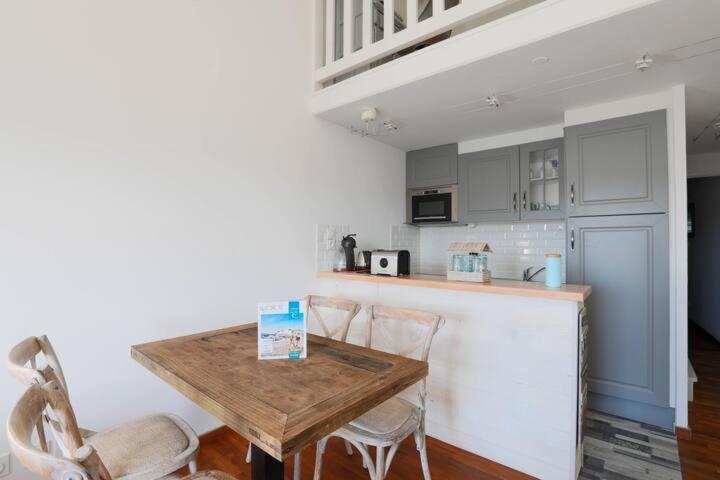 Sur L'Ilot De St Martin Au Centre Du Port Vue Exceptionnelle ! Apartment Saint-Martin-de-Re ภายนอก รูปภาพ